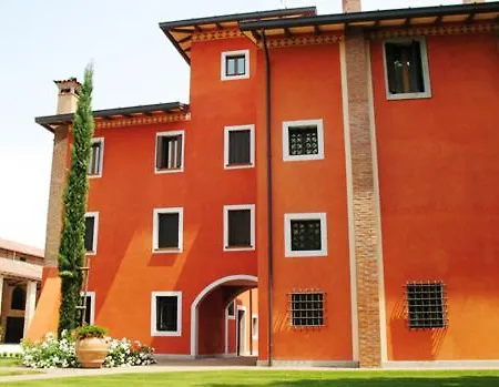 奇奥里奇别墅 酒店 4*