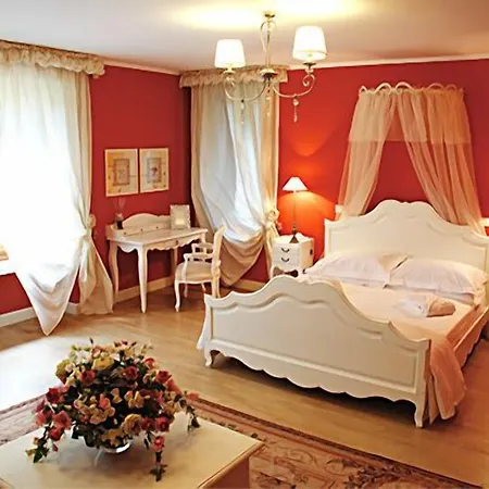 奇奥里奇别墅 4*