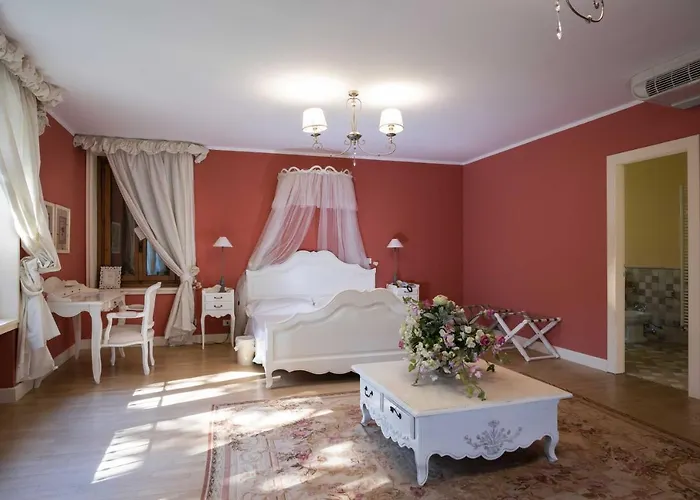 Villa Chiopris Отель 4*