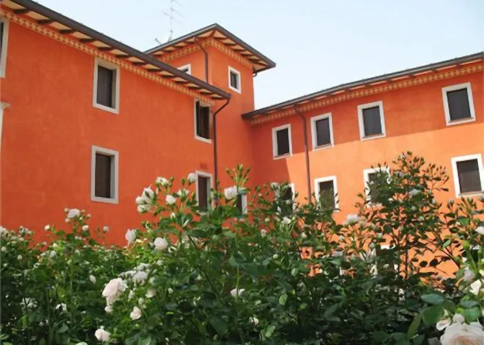 Villa Chiopris Отель 4*