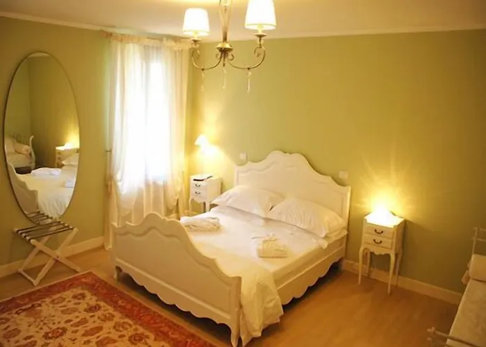 Villa Chiopris Отель 4*